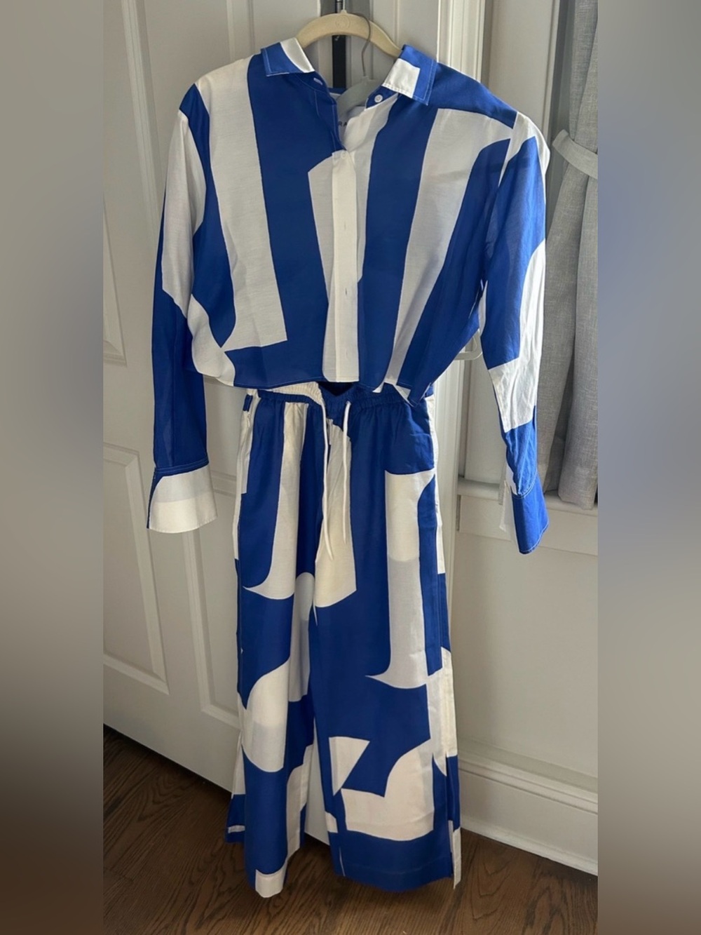 Frame Blue & White Abstract Stripe Button-Front two piece pants and top